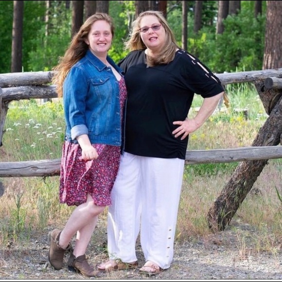 Meet the Poshers, Maya & Terry - Picture 1 of 1